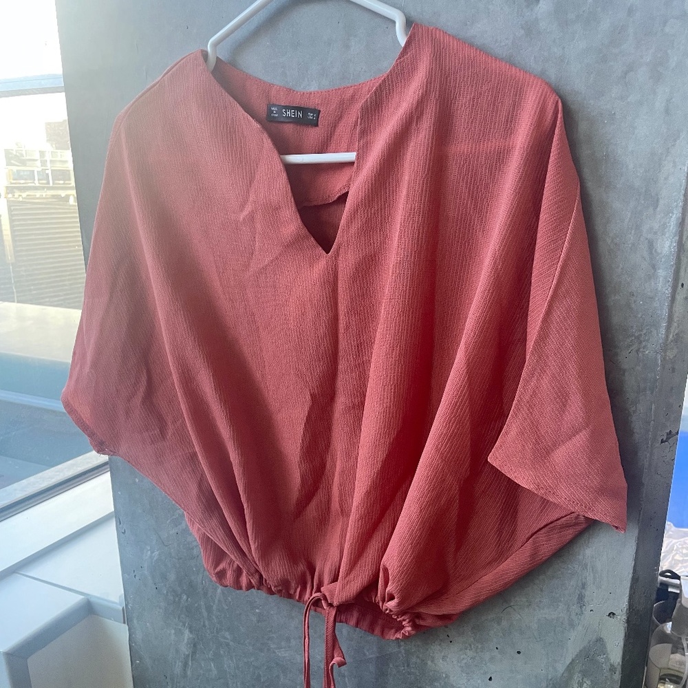 Cute knot hem top size S for women